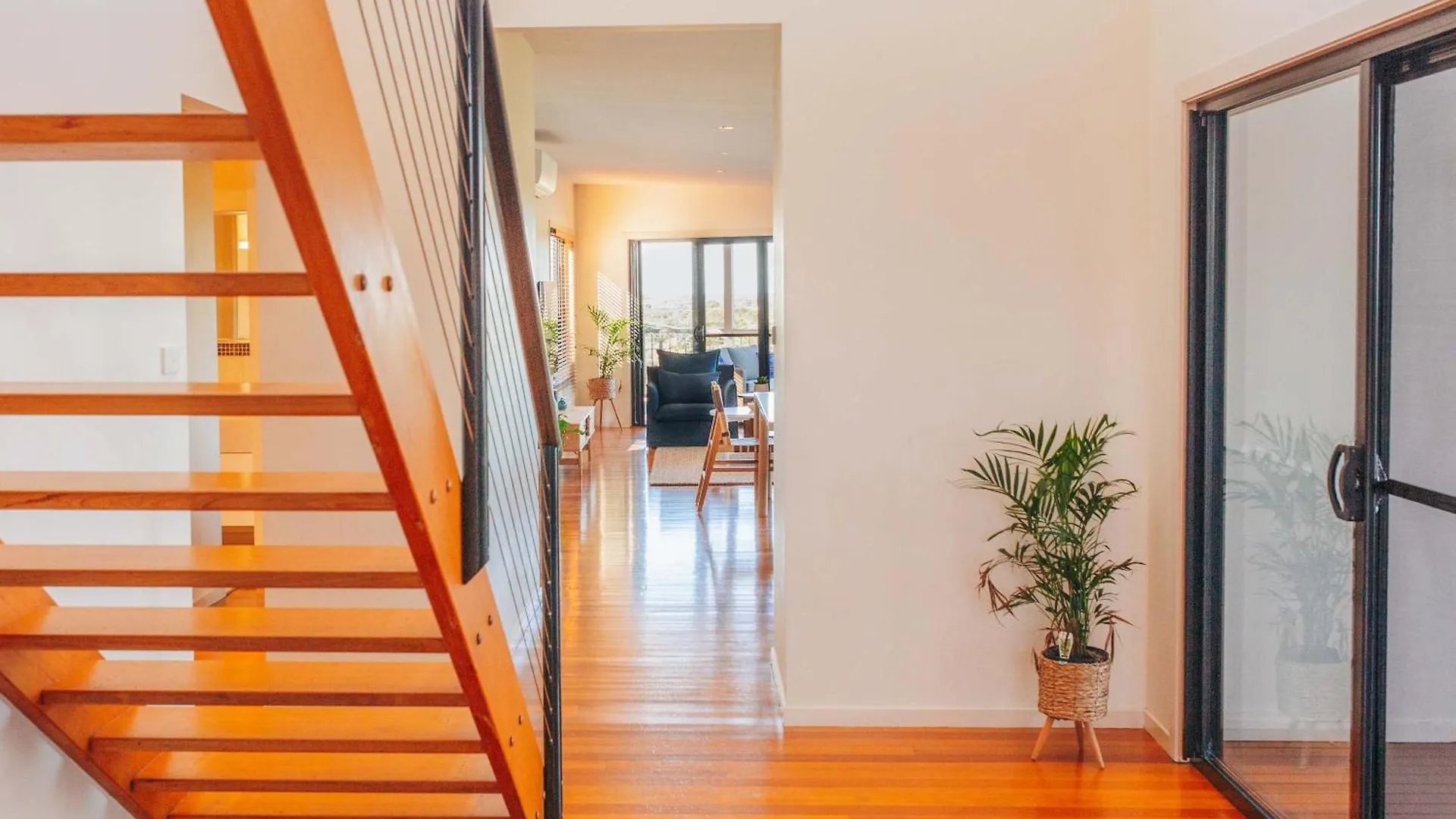 Cheerful Family Home With Stunning Views Caloundra Austrálie