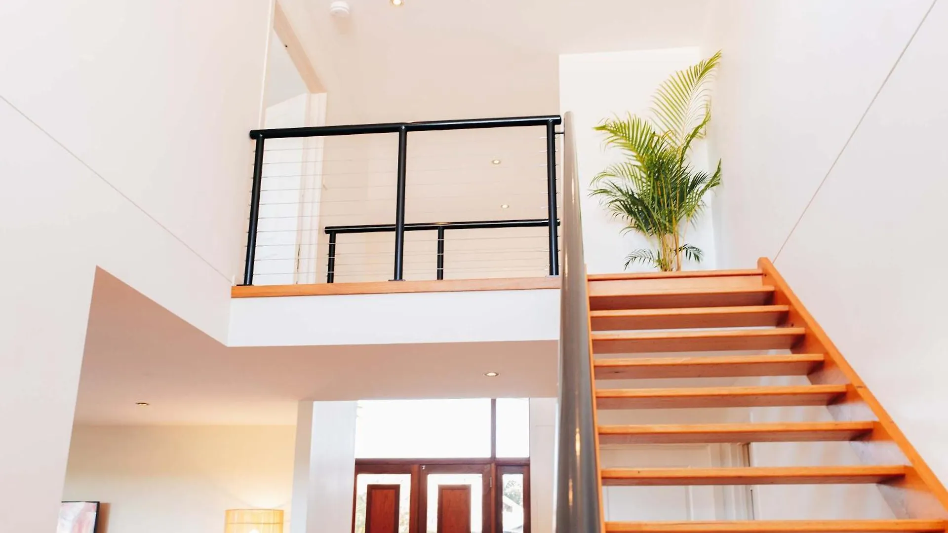 Cheerful Family Home With Stunning Views Caloundra