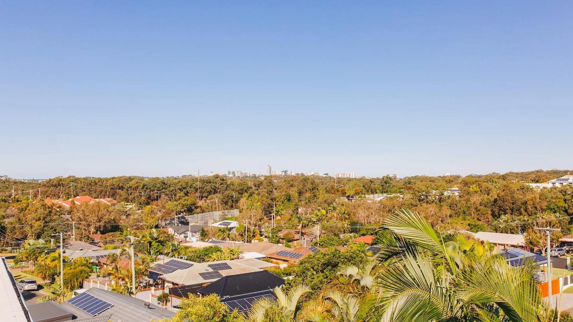 Cheerful Family Home With Stunning Views Caloundra Australia
