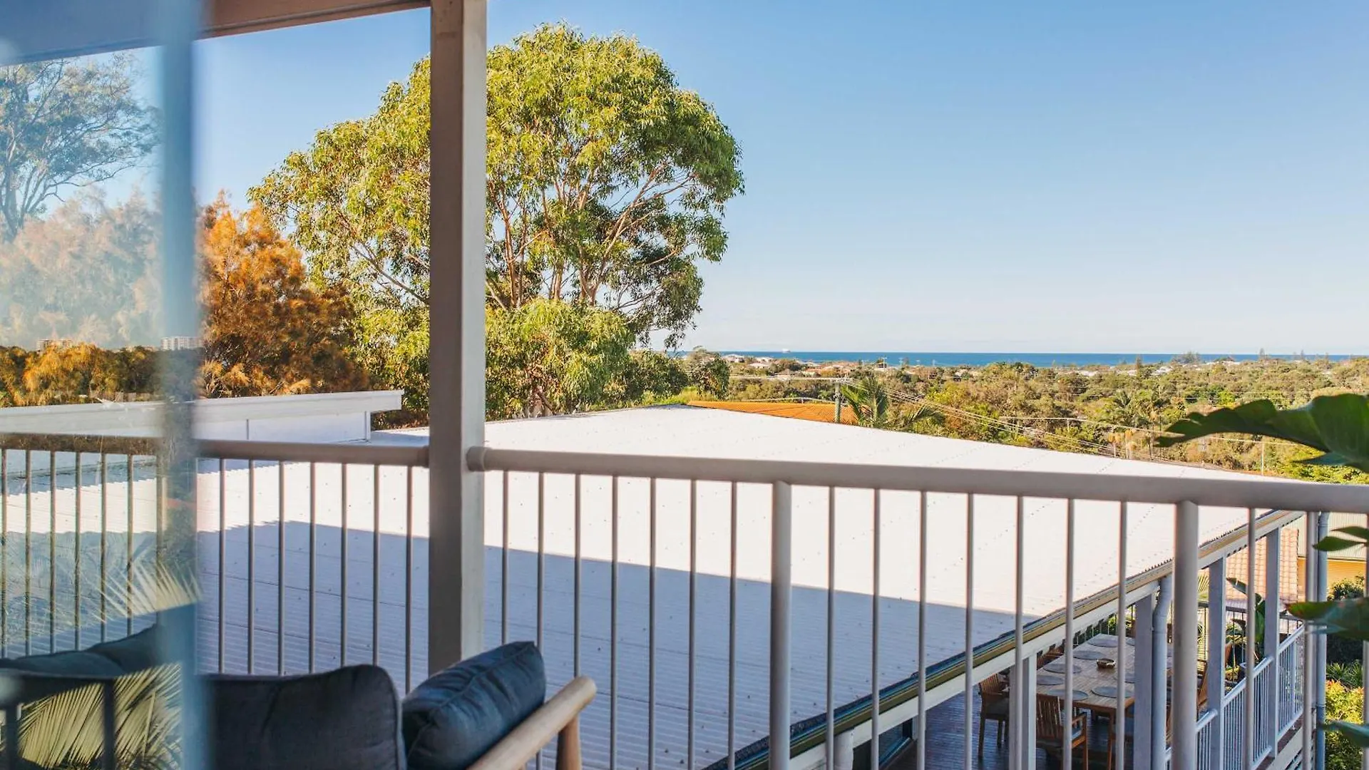 Cheerful Family Home With Stunning Views Caloundra Holiday home