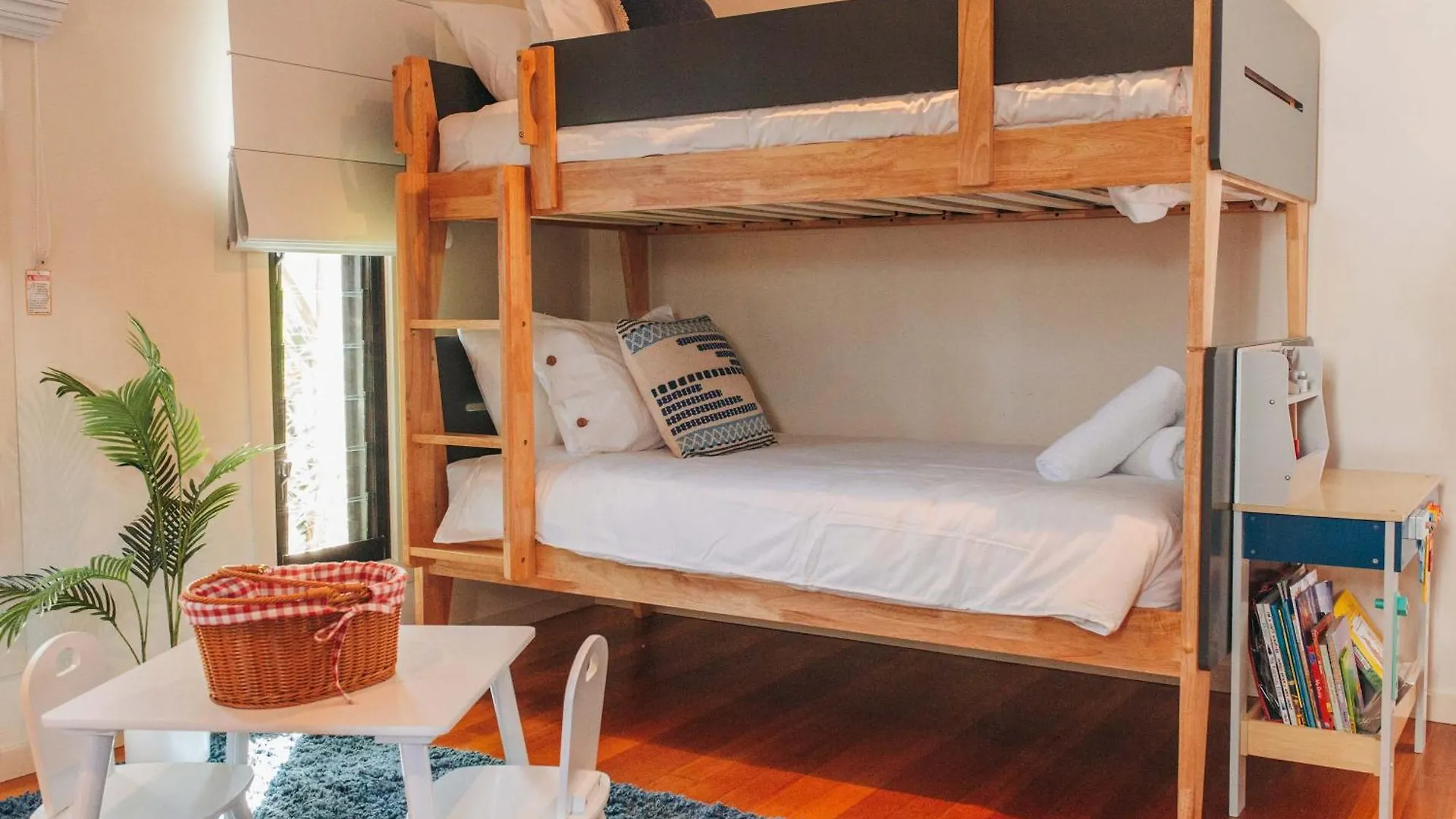 Cheerful Family Home With Stunning Views Caloundra 0*,